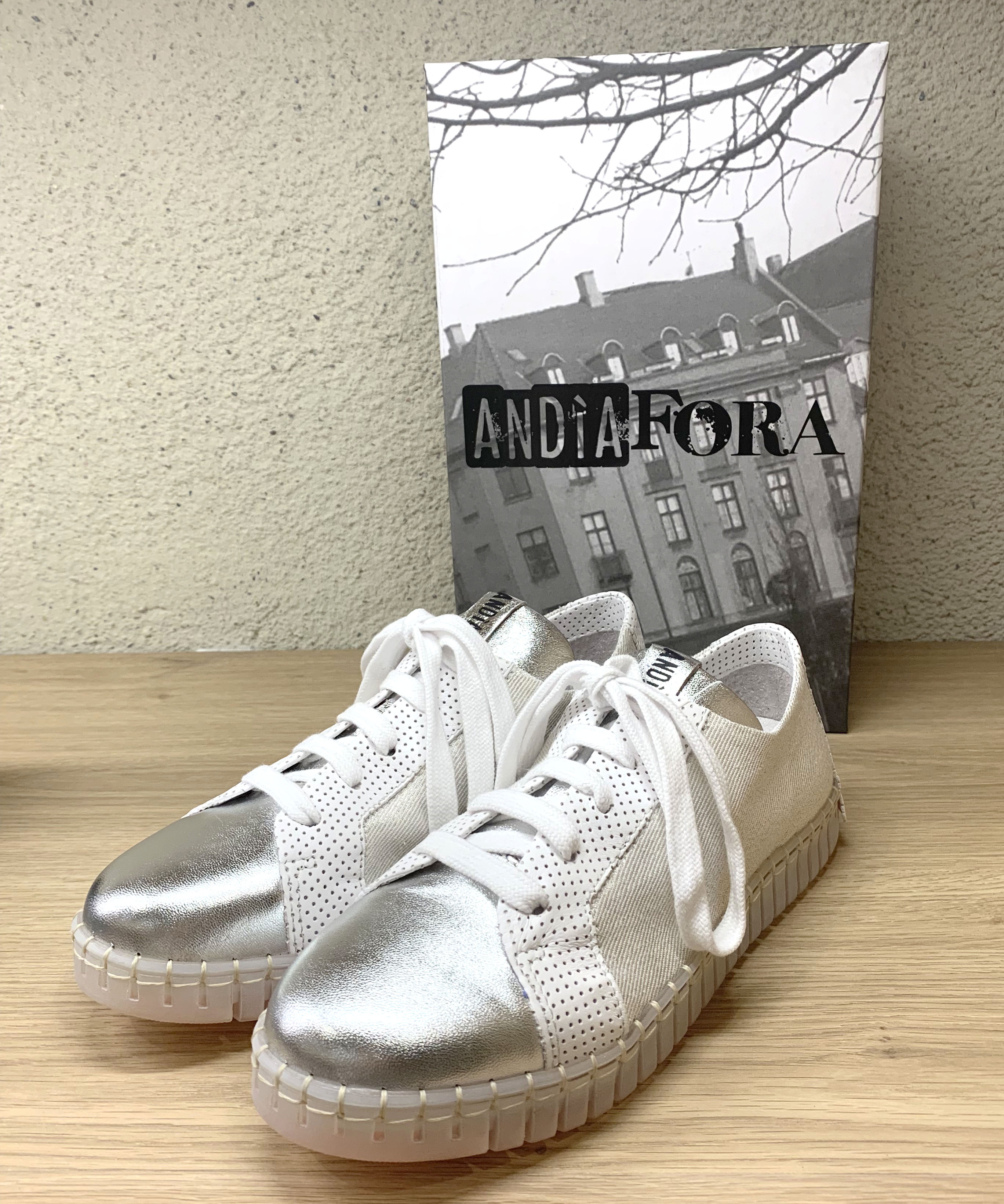 《ANDIA FORA》アンディア・フォラ 新品 スニーカー